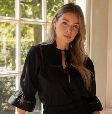 Amaya_Amsterdam_Nonna_Blouse_Black_Hilnetta_s