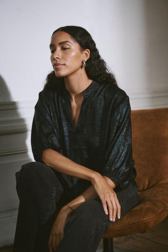 Culture_Elvie_Amily_Blouse_Black_Hilnetta_s_3