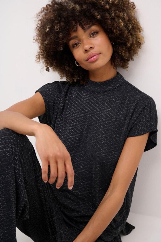 Culture_Taz_Capsleeve_Black_Hilnetta_s_4