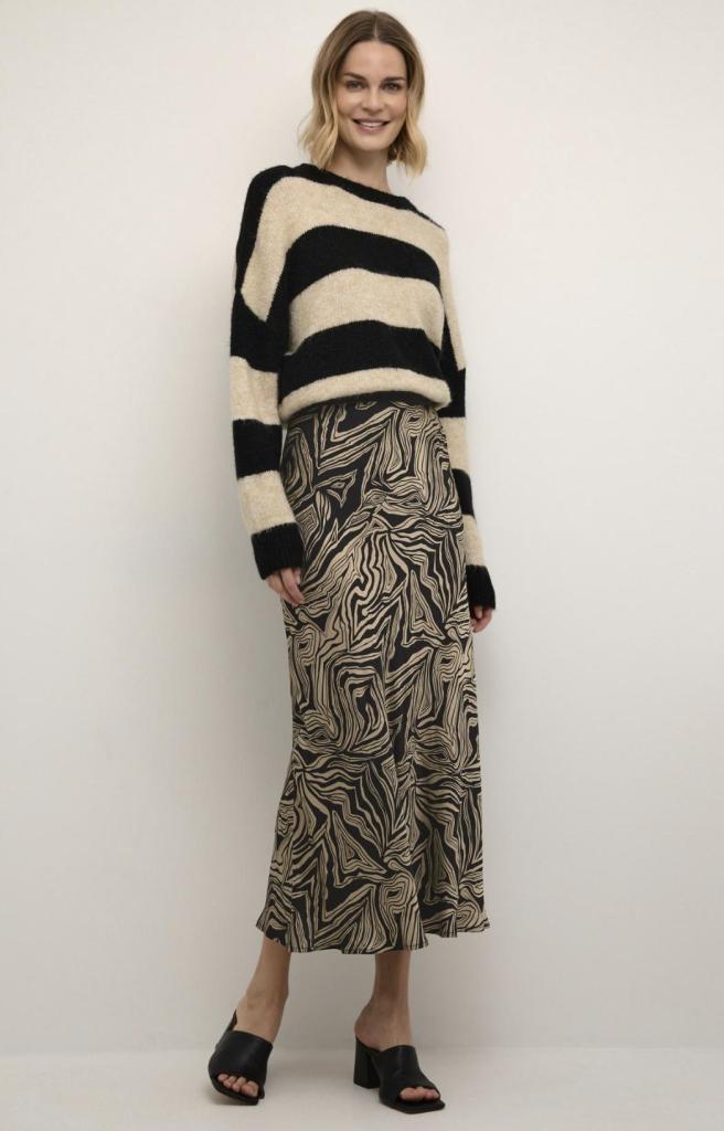Culture_Vilma_skirt_black_More_of_Me_3