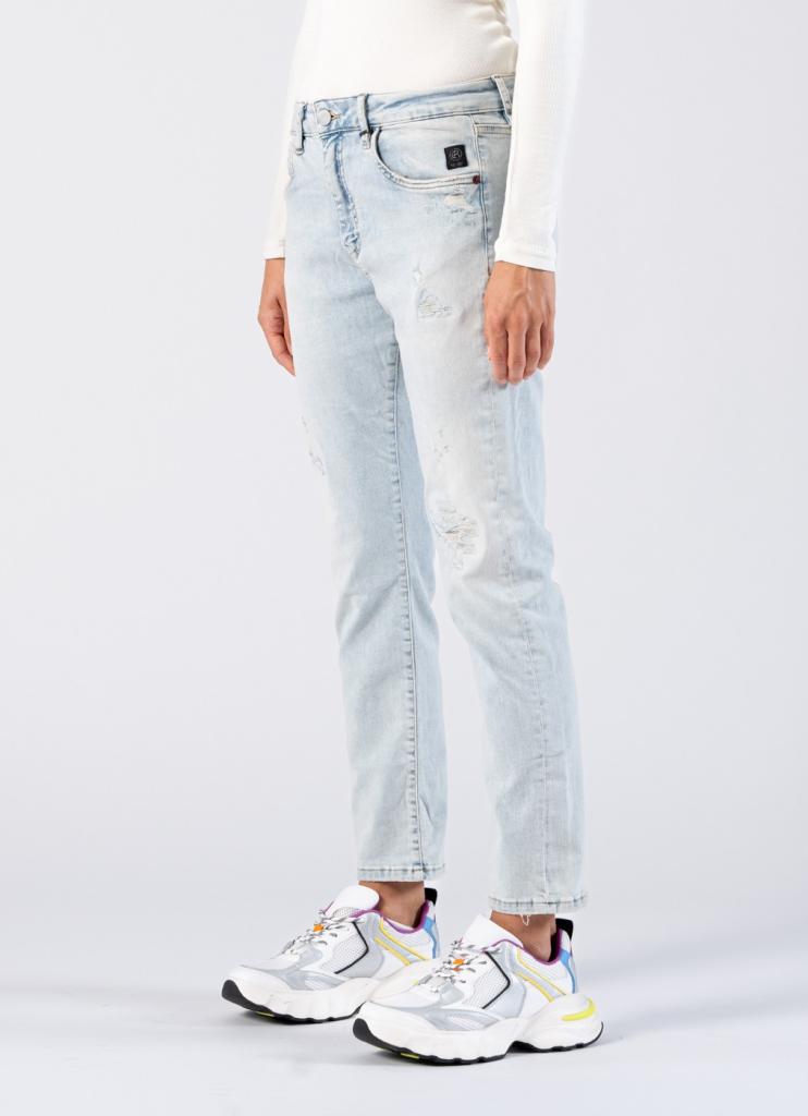 Elias_Rumelis_Leona_destroyed_jeans_polar_ice__More_of_Me