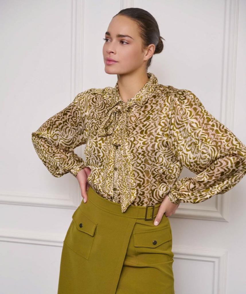 Esqualo_Blouse_bow_Dimension_print_Hilnetta_s_1