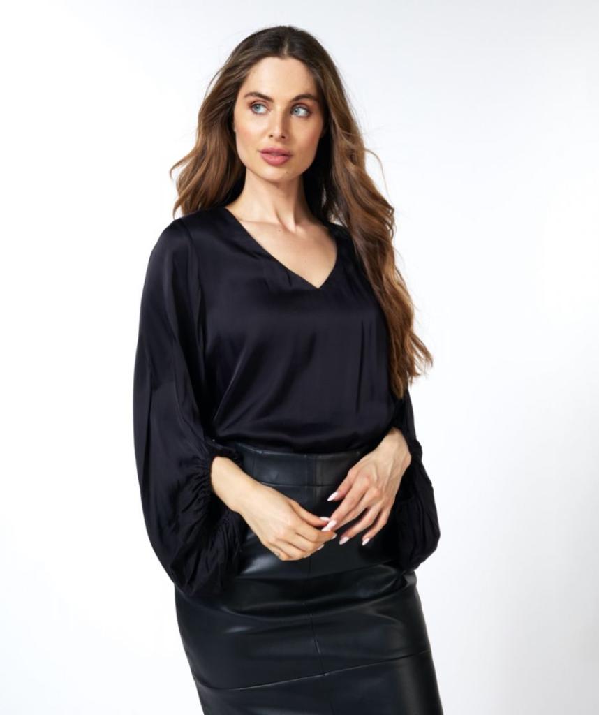Esqualo_Blouse_wide_sleeve_black_More_of_Me