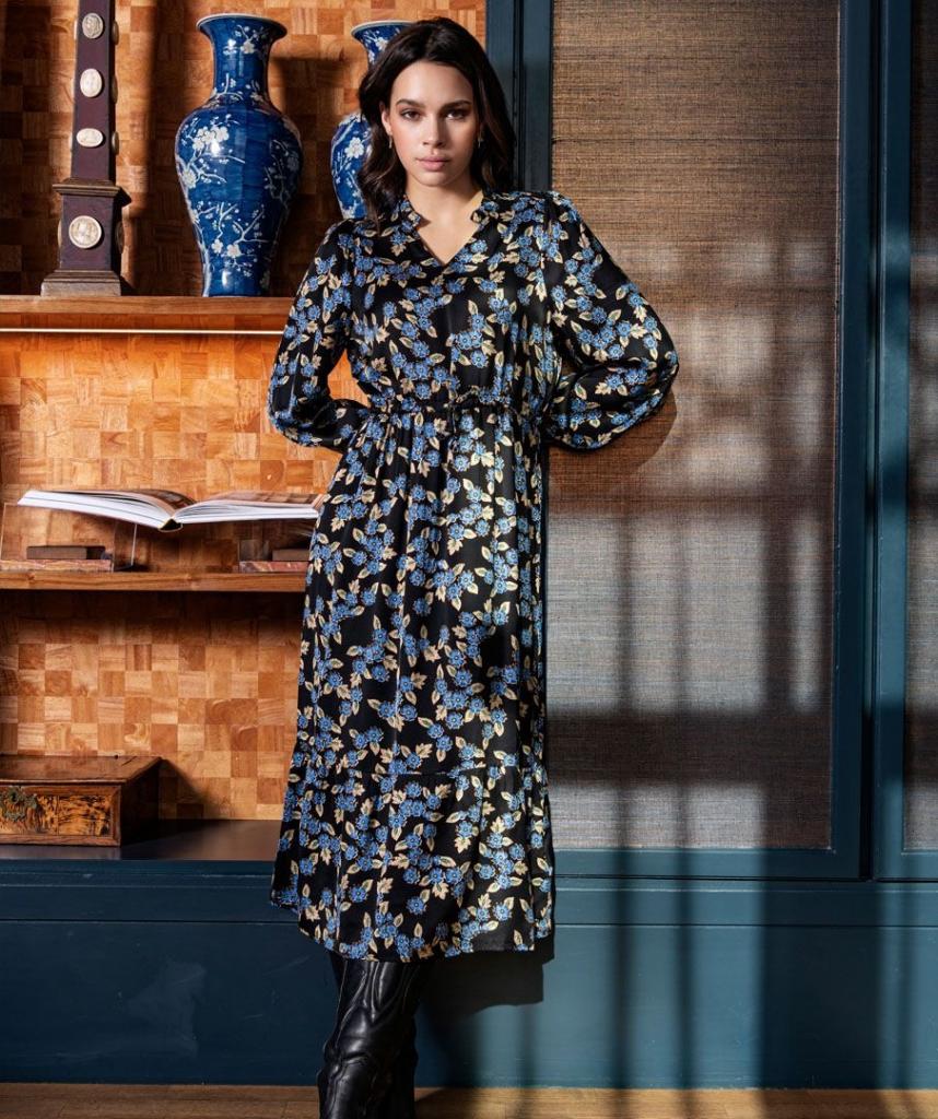 Esqualo_Dress_midi_blue_moon_More_of_Me