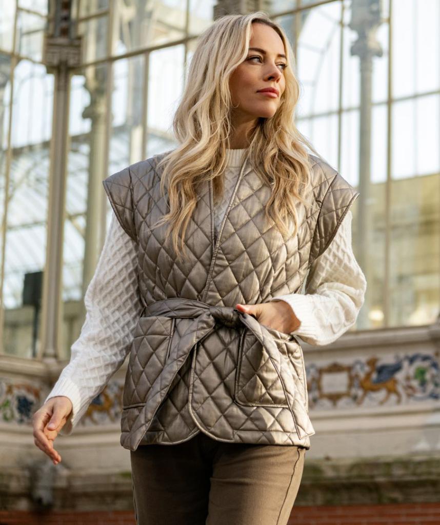 Esqualo_Gilet_padded_PU_soft_gold_More_of_Me_1