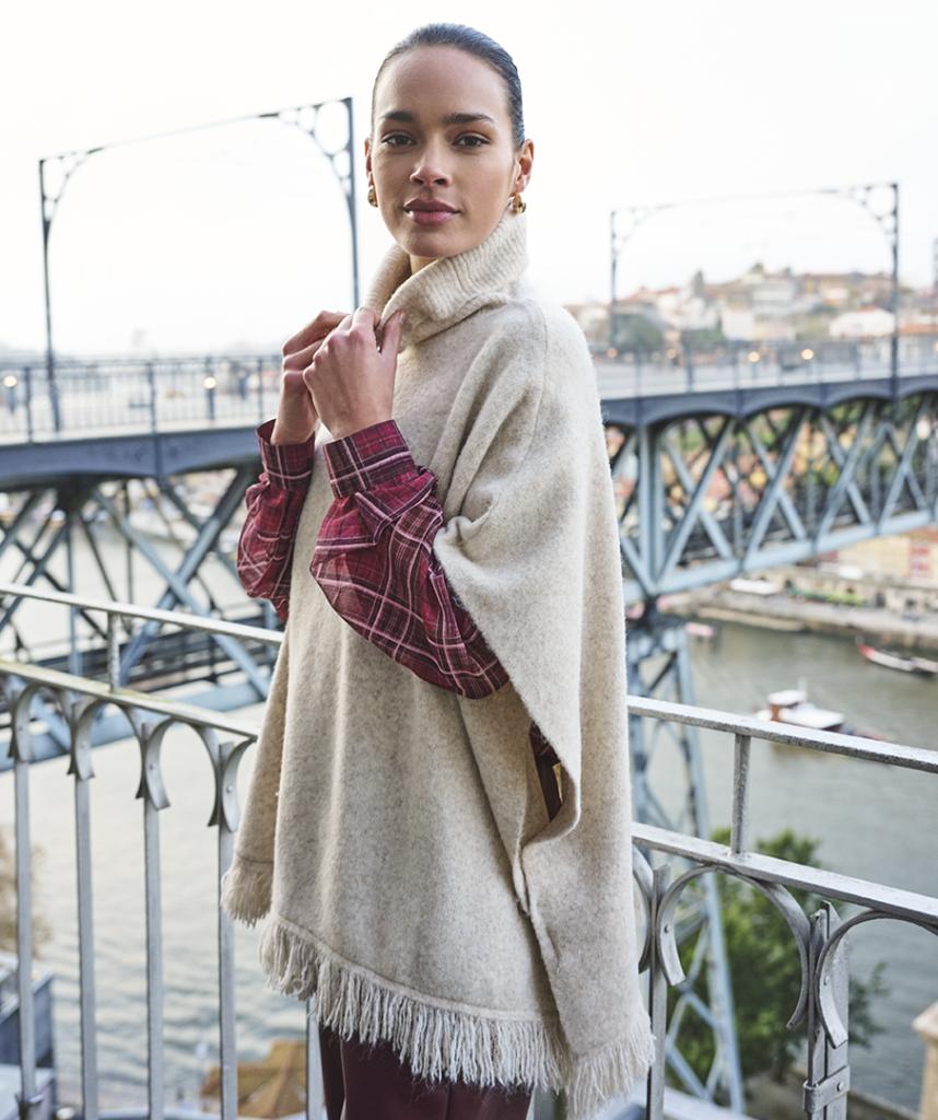 Esqualo_Poncho_col_biscuit_Hilnetta_s