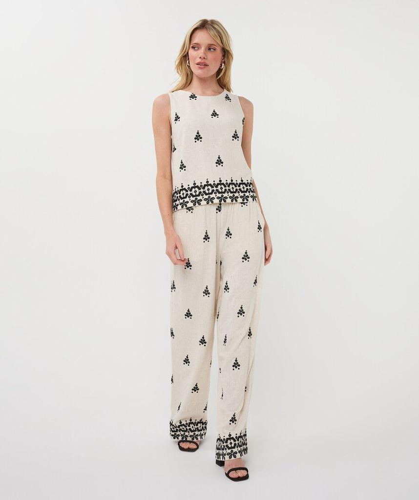 Esqualo_Trousers_embroidery_Hilnetta_s