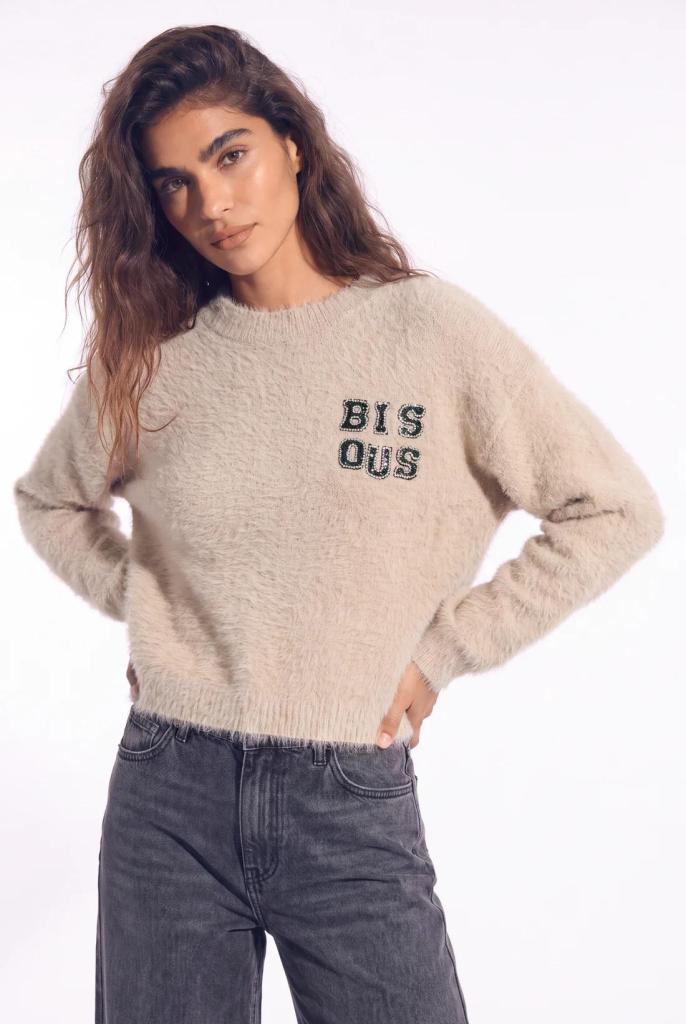 Florez_Dani_Sweater_sand_Hilnetta_s