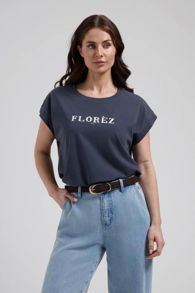 Florez_Fien_T_Shirt_navy_blue_Hilnetta_s