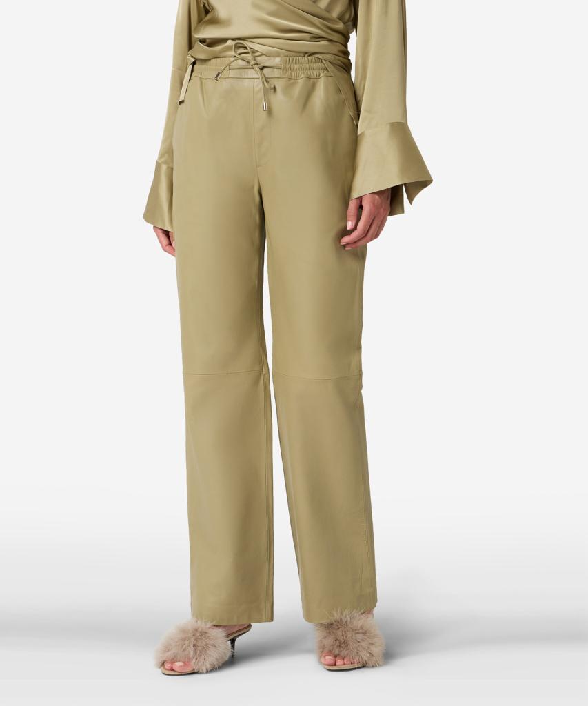 Ibana_Panna_Trousers_Elm_Green_Hilnetta_s
