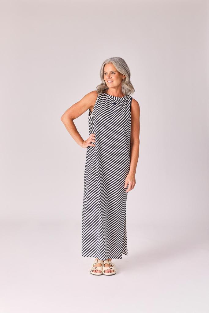 LaLotti_Adele_Dress_Navy_Stripe_Hilnetta_s