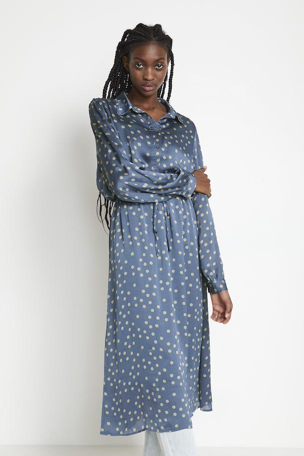 My_Essential_Wardrobe_Fanny_2
