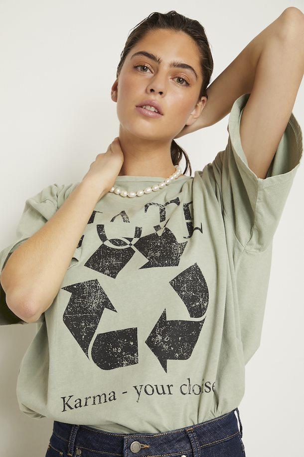 My_Essential_Wardrobe_Karma_boxy_tee_Shadow_Green_More_of_Me_4