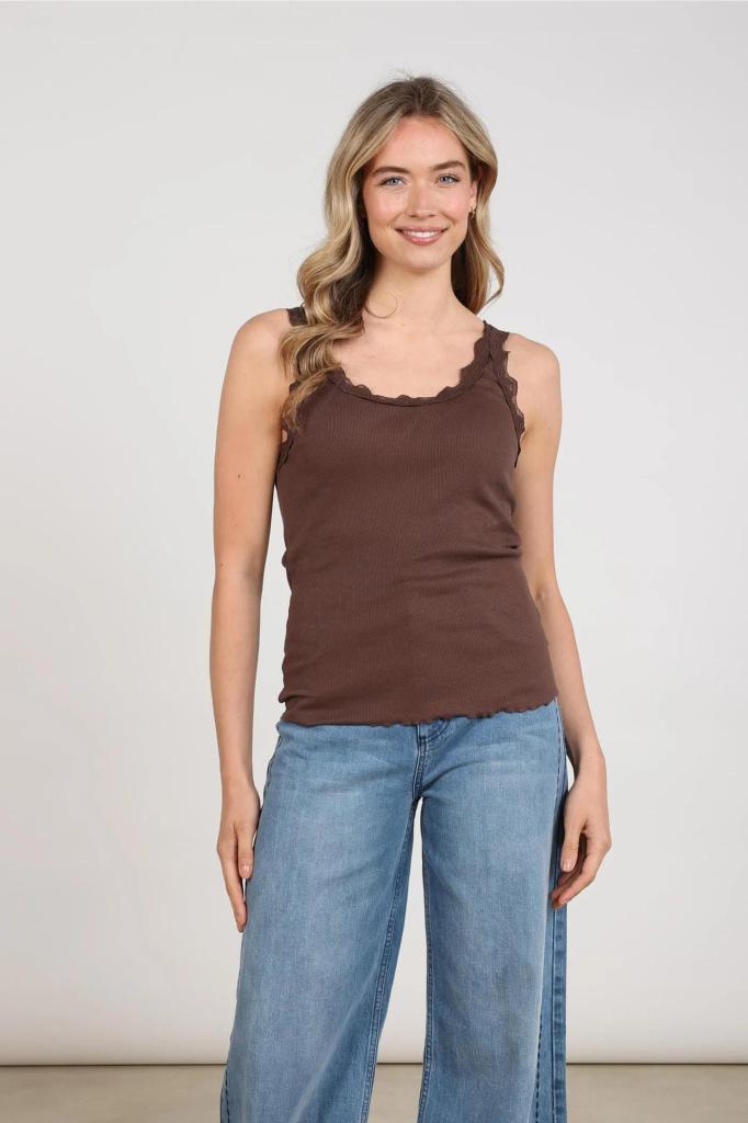 Nukus_Maddie_Singlet_Lace_Chocolate_Hilnetta_s