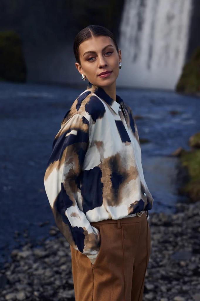 Nukus_Noeria_Blouse_navy_Hilnetta_s_2
