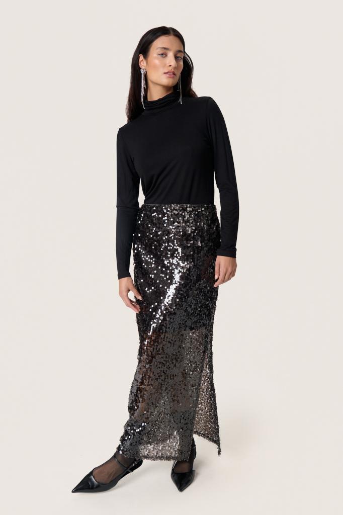 Soaked_in_luxury_Cochella_sequins_skirt_dark_chocolate_Hilnetta_s
