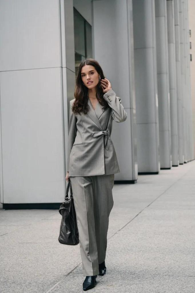 Soaked_in_luxury_Vivica_Blazer_Melange_Suiting_Hilnetta_s_5