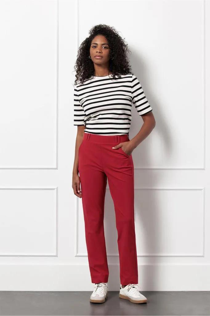 Studio_Anneloes_Anne_honeycomb_trousers_deep_red_Hilnetta_s_4