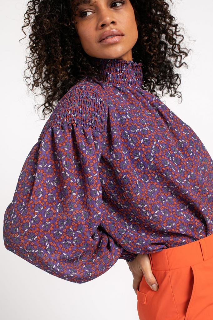 Studio_Anneloes_Dakota_flower_twig_blouse_purple_orange_More_of_Me_4