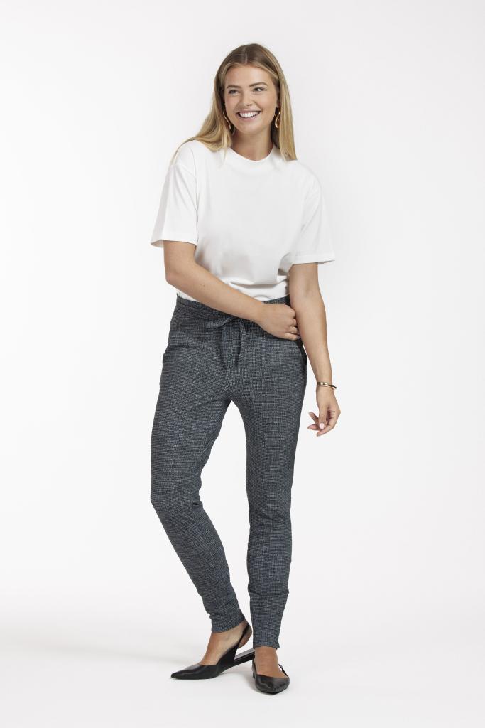 Studio_Anneloes_Downstairs_bnd_tweed_trousers_black_offwhite_Hilnetta_s_4