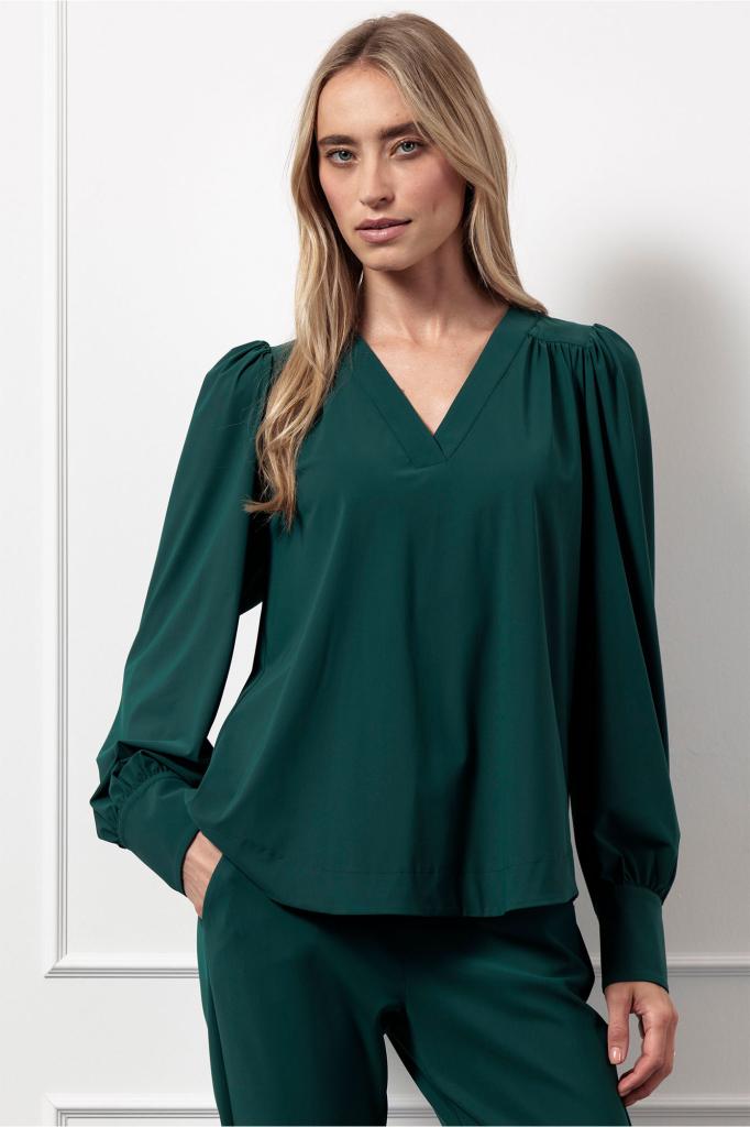 Studio_Anneloes_Emmarie_top_bottle_green_Hilnetta_s