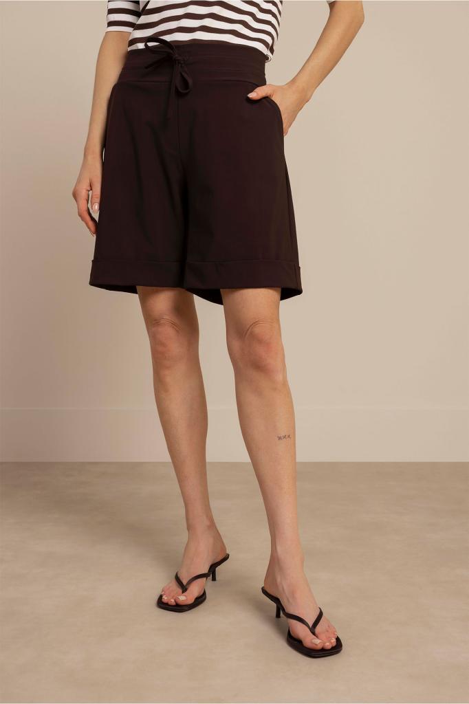 Studio_Anneloes_Essentials_City_bermuda_espresso_Hilnetta_s