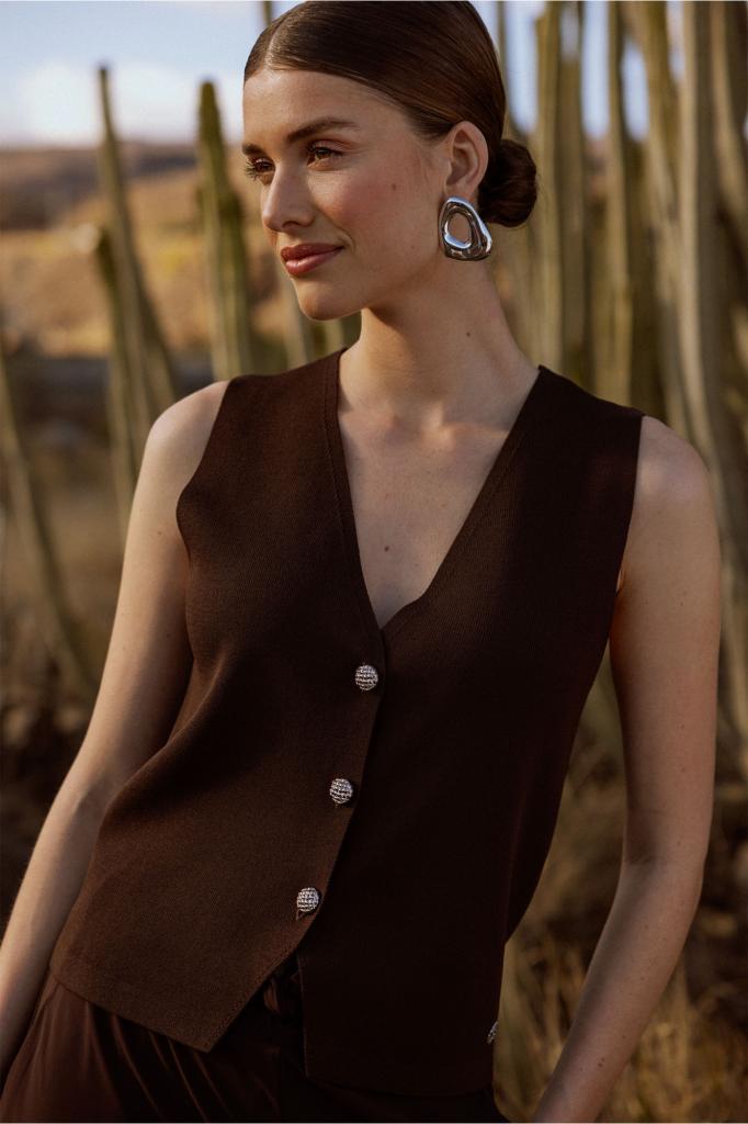 Studio_Anneloes_Fenna_knitted_gilet_Hilnetta_s_6