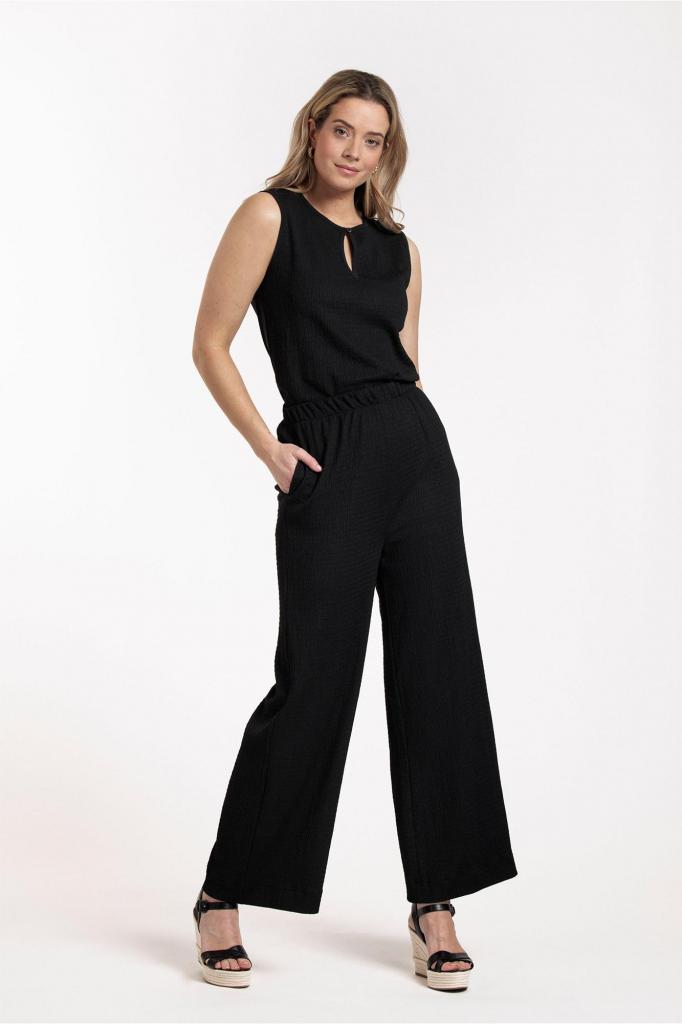 Studio_Anneloes_Frankie_pleated_trousers_black_More_of_Me