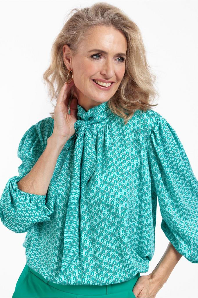 Studio_Anneloes_Iza_small_element_blouse_emerald_off_white_More_of_Me_2