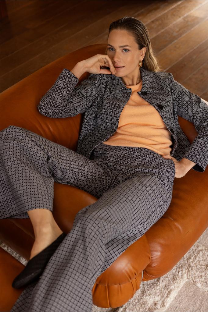 Studio_Anneloes_Lexie_bonded_circle_trousers_black_kit_Hilnetta_s