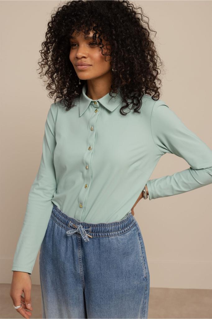 Studio_Anneloes_Poppy_hearts_shirt_light_sage_green_Hilnetta_s