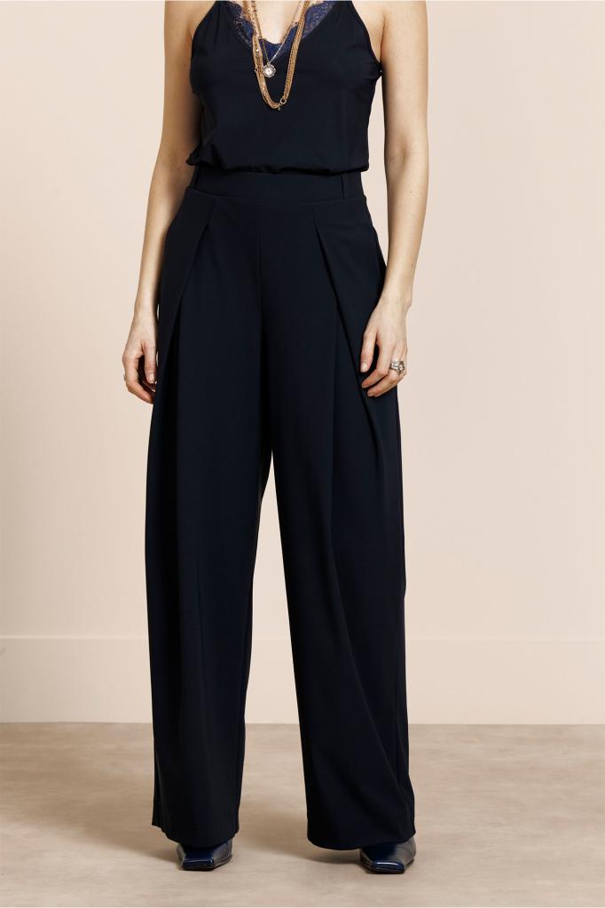 Studio_Anneloes_Sari_trousers_dark_blue_Hilnetta_s_2