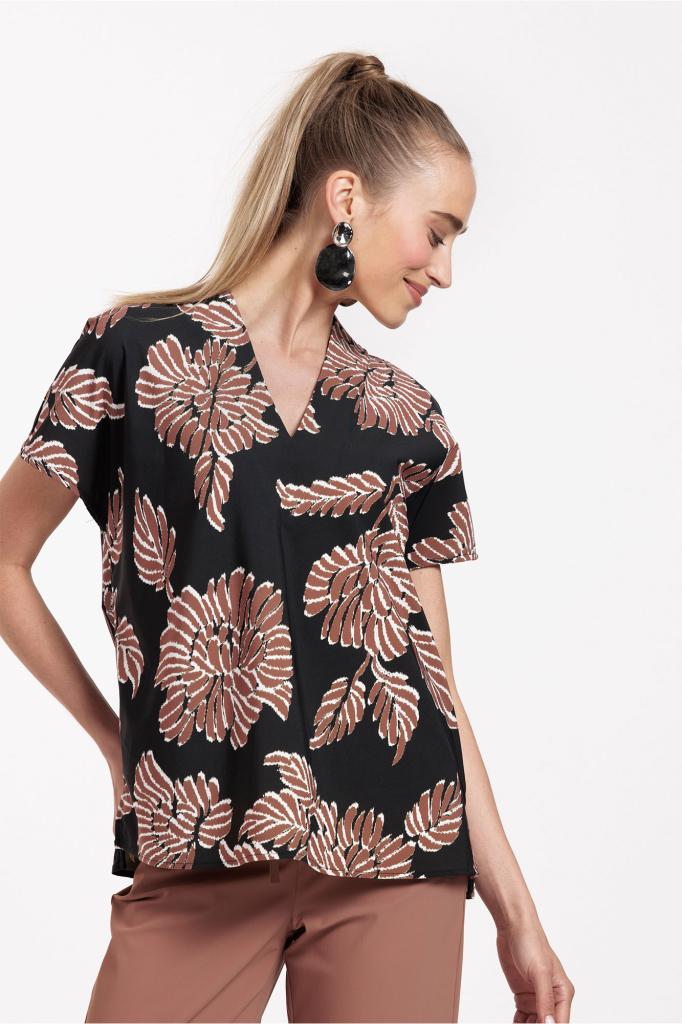 Studio_Anneloes_Senne_flower_top_black_chocolate_Hilnetta_s_3