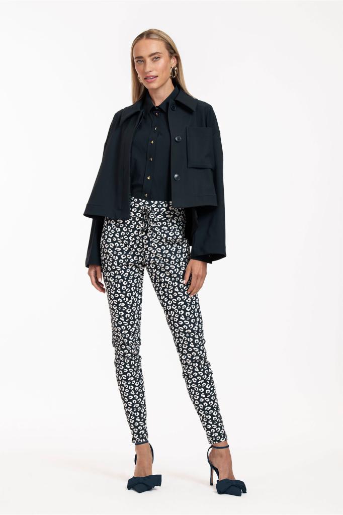 Studio_Anneloes_Stairdown_leopard_trousers_blue_kit_Hilnetta_s_3