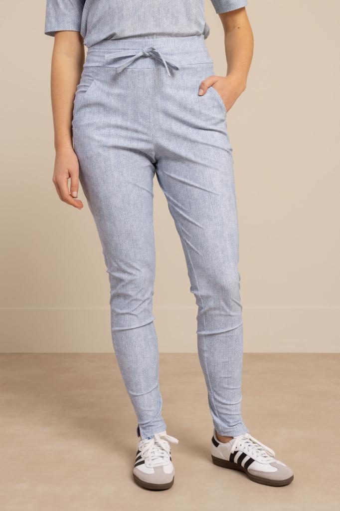 Studio_Anneloes_Stairdown_trousers_Denim_light_Hilnetta_s