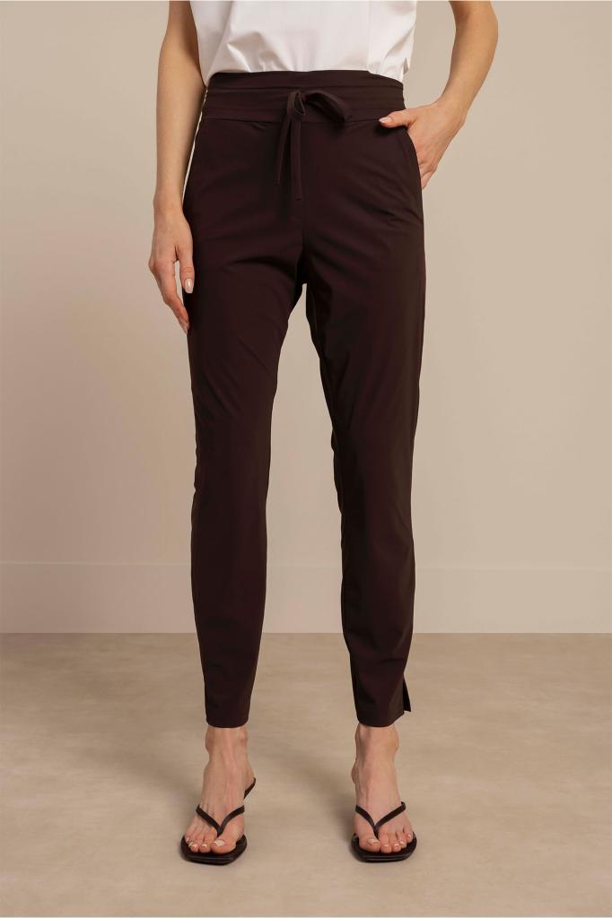 Studio_Anneloes_Startup_summer_trousers_espresso_Hilnetta_s