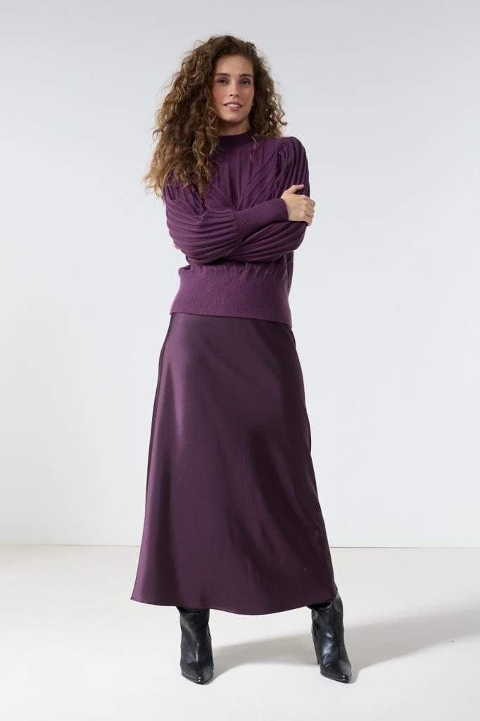 Tramontana_Skirt_Bonded_Satin_Aubergine_Noir_Hilnetta_s
