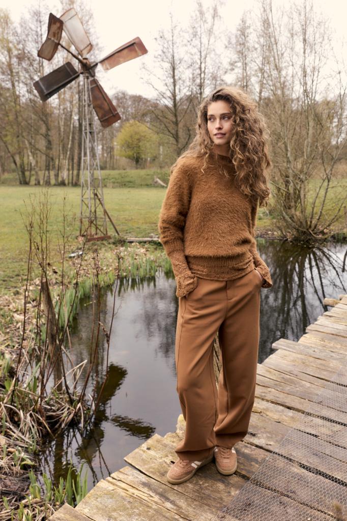 Tramontana_Tailored_Barrel_fit_Trousers_Cinnamon_Melange_Hilnetta_s