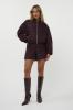 Amaya_Amsterdam_Riley_Short_aubergine_Hilnetta_s
