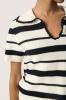 Soaked_in_luxury_Madalena_pull_black_white_Hilnetta_s_4