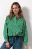Studio_Anneloes_Dio_poplin_flower_blouse_clover_green_off_white_Hilnetta_s_4