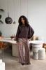 Studio_Anneloes_Djoeke_scuba_sweater_espresso_Hilnetta_s_1