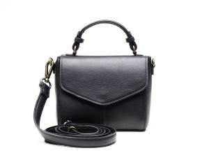 Chabo_Catwalk_Handbag_with_plain_flap_Black_Hilnetta_s