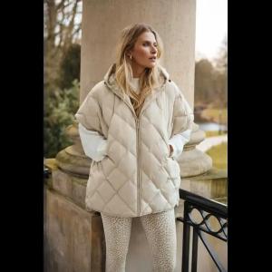Deblon_Carice_Cape_Pearl_Hilnetta_s