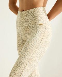 Deblon_Celine_Flared_Leggings_Cheetah_Latte_Hilnetta_s_2