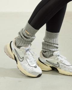 Deblon_Meau_legwarmers_grey_Hilnetta_s