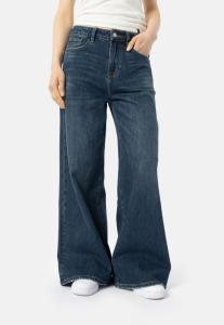 Elias_Rumelis_Kalea_jeans_Braves_Blue_Hilnetta_s