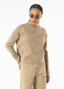 Elias_Rumelis_Mine_sweater_cafe_Hilnetta_s
