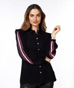 Esqualo_Blouse_embroidery_black_More_of_Me