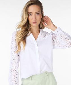 Esqualo_Blouse_embroidery_offwhite_More_of_Me